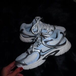 NIKE V5 RNR 'SUMMIT WHITE BLUE TINT'